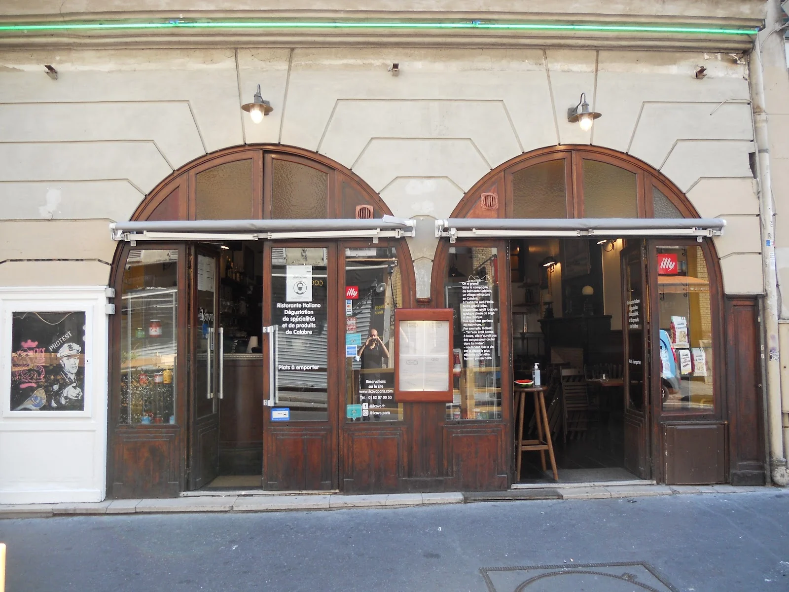 Devanture d'Il Bacaro, rue Auguste Laurent.