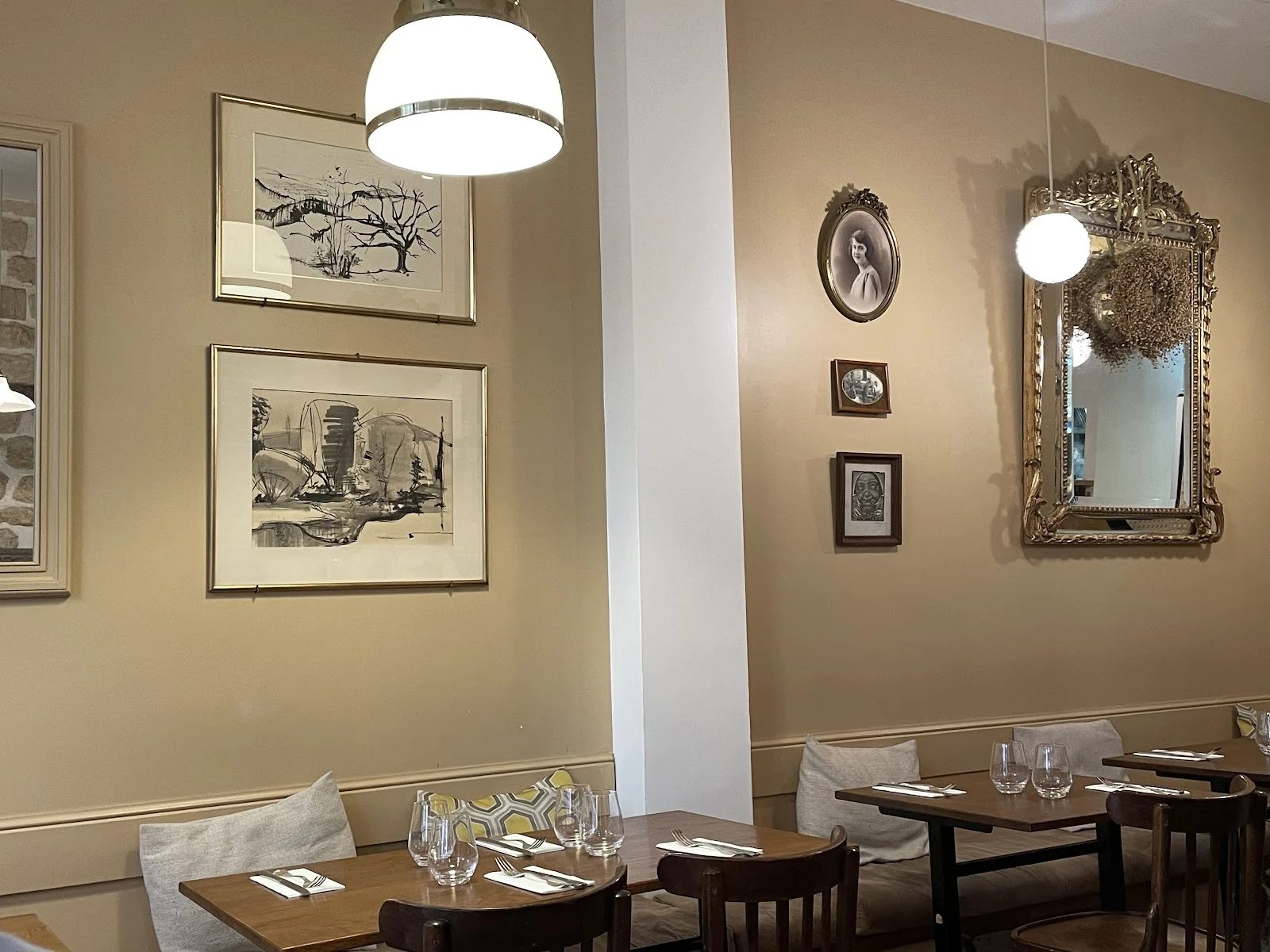 Salle chaleureuse d'Il Bacaro, Paris 11.